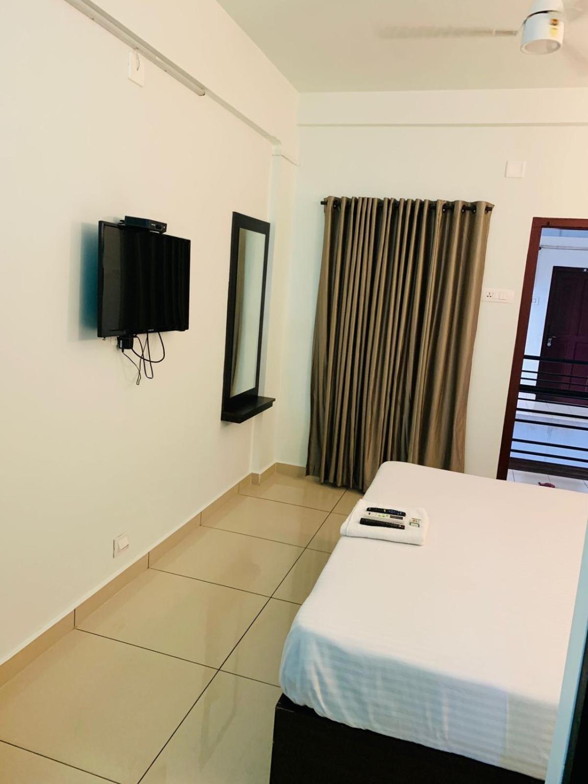 Apsara Residency Hotel Perintalmanna ภายนอก รูปภาพ