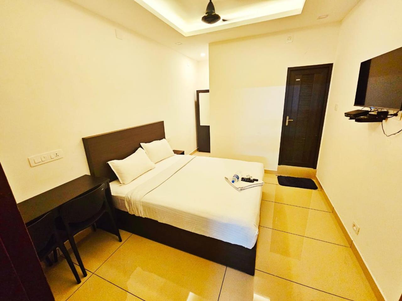 Apsara Residency Hotel Perintalmanna ภายนอก รูปภาพ