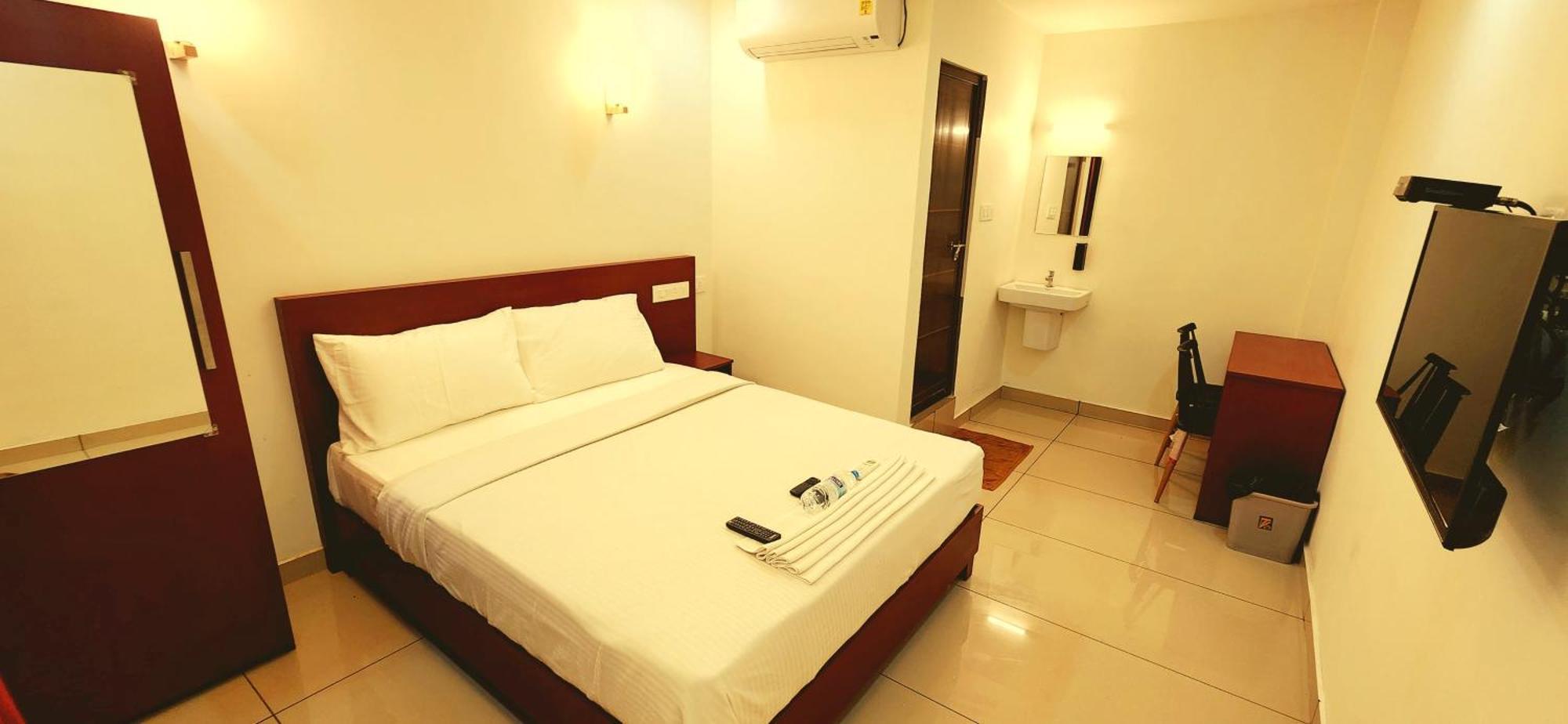 Apsara Residency Hotel Perintalmanna ภายนอก รูปภาพ